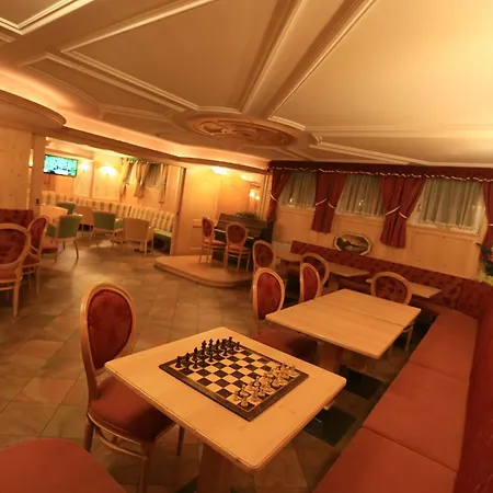 Laurin カナツェーイ