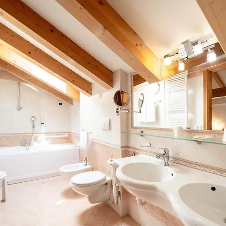 劳林酒店 酒店 3*