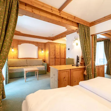 劳林酒店 酒店 3*