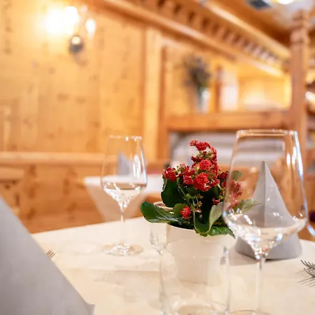 劳林酒店 3* 卡纳泽伊