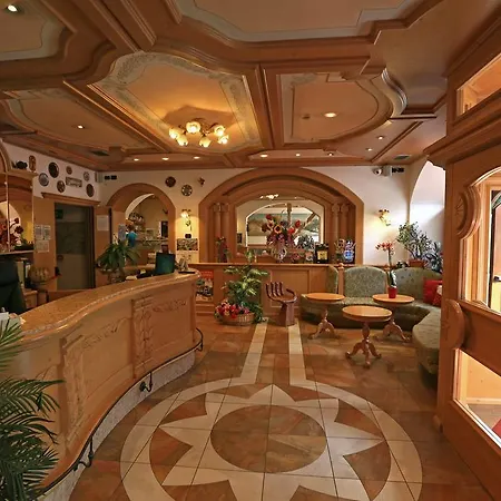 劳林酒店 酒店 卡纳泽伊