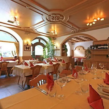 劳林酒店 酒店 3*